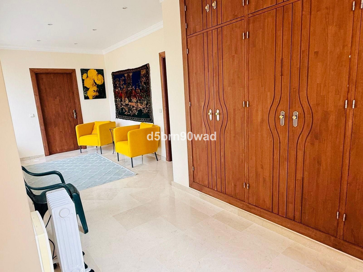 5 Bed Townhouse for sale in Casares Costa Del Sol, Málaga, Spain