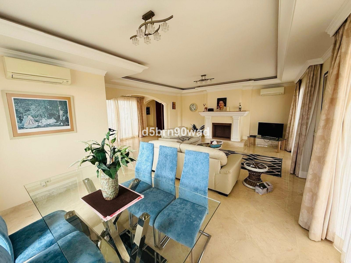 5 Bed Townhouse for sale in Casares Costa Del Sol, Málaga, Spain