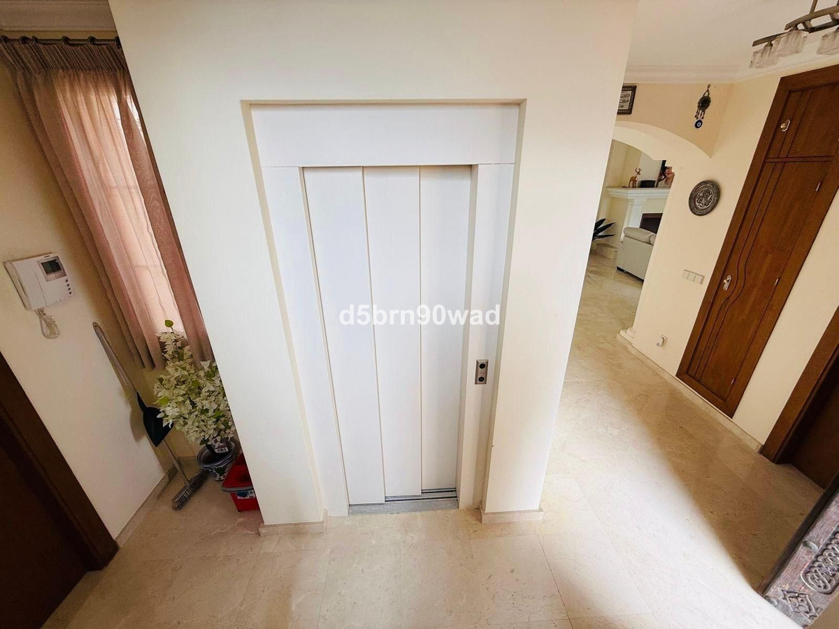 5 Bed Townhouse for sale in Casares Costa Del Sol, Málaga, Spain