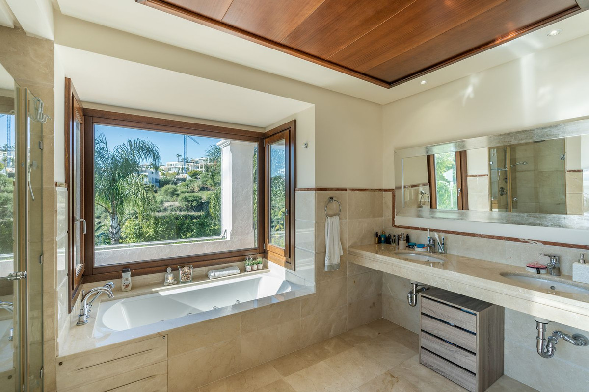 Se vende Villa - Chalet de 4 dormitorios en Costa Del Sol, Málaga, España