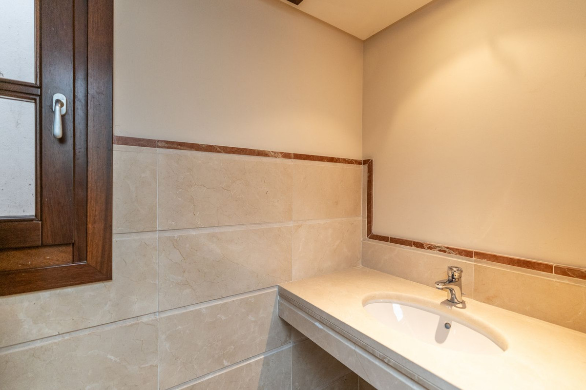 Se vende Villa - Chalet de 4 dormitorios en Costa Del Sol, Málaga, España