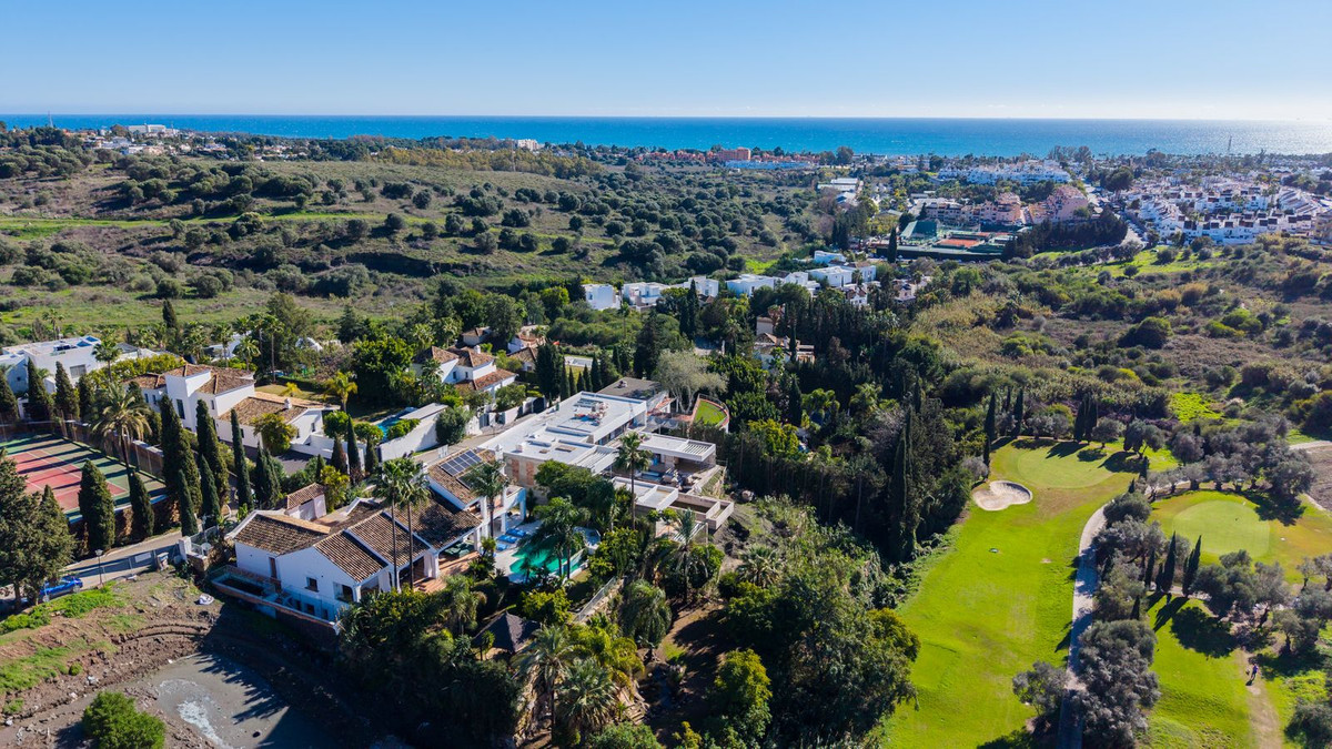 Se vende Villa - Chalet de 4 dormitorios en Costa Del Sol, Málaga, España