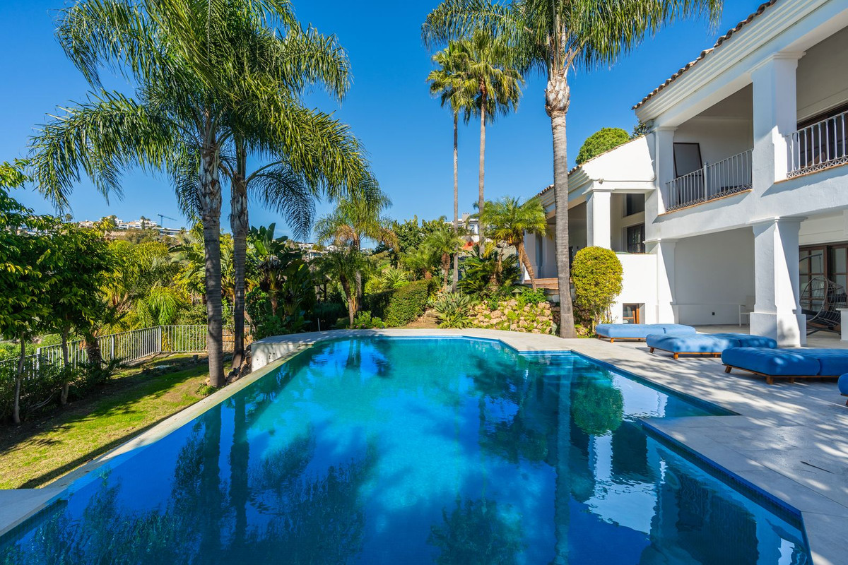 Se vende Villa - Chalet de 4 dormitorios en Costa Del Sol, Málaga, España
