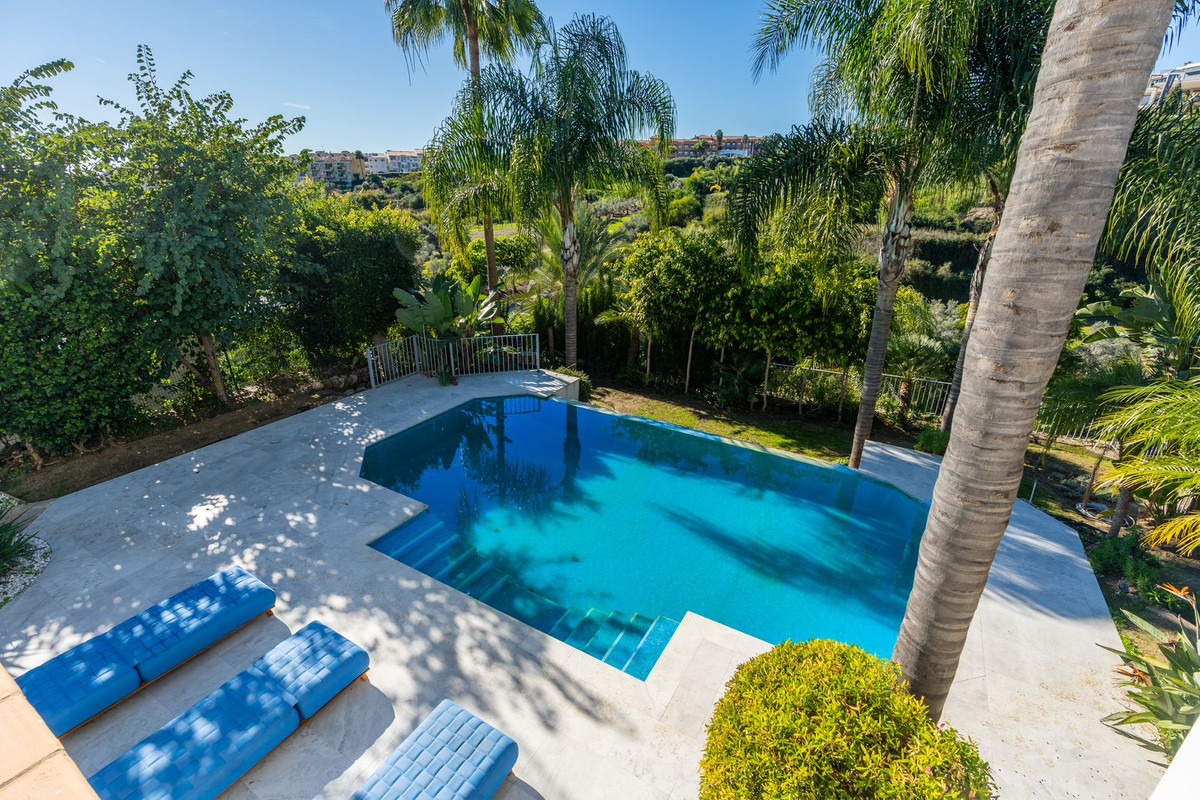 Se vende Villa - Chalet de 4 dormitorios en Costa Del Sol, Málaga, España