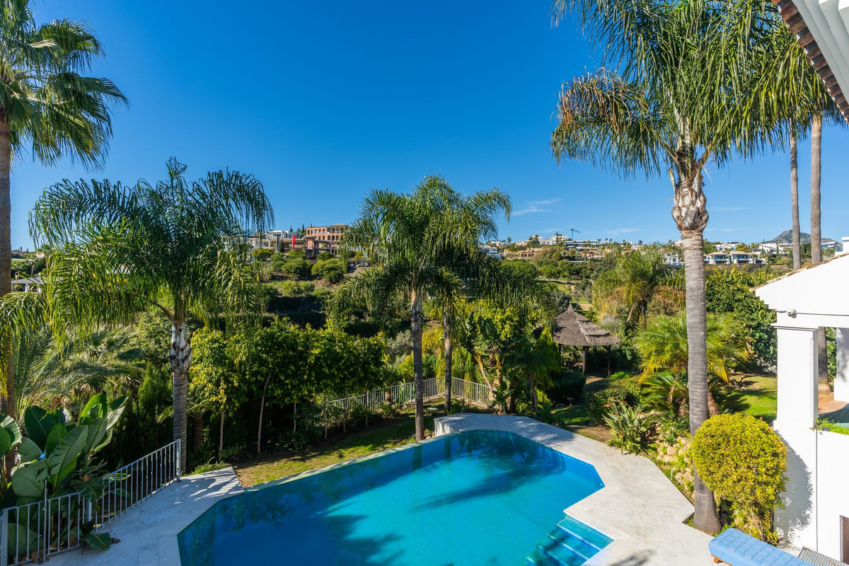 Se vende Villa - Chalet de 4 dormitorios en Costa Del Sol, Málaga, España