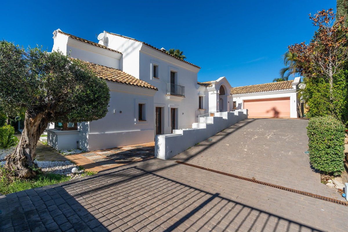 Se vende Villa - Chalet de 4 dormitorios en Costa Del Sol, Málaga, España