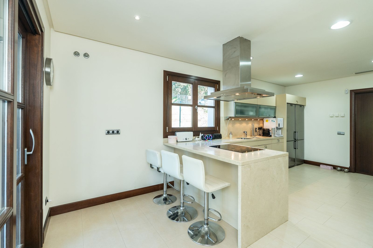 Se vende Villa - Chalet de 4 dormitorios en Costa Del Sol, Málaga, España