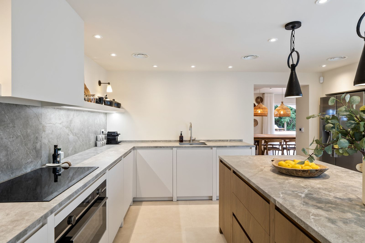 Se vende Villa - Chalet de 3 dormitorios en Costa Del Sol, Málaga, España