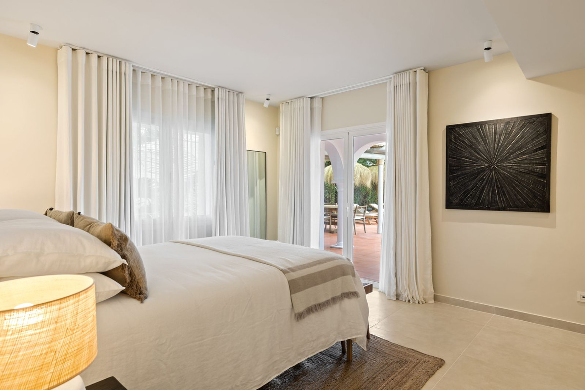 Se vende Villa - Chalet de 3 dormitorios en Costa Del Sol, Málaga, España