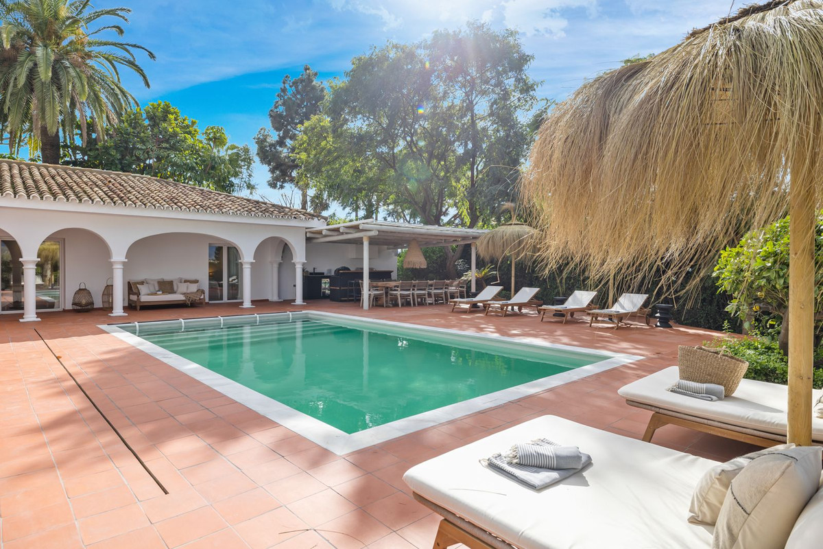 Se vende Villa - Chalet de 3 dormitorios en Costa Del Sol, Málaga, España