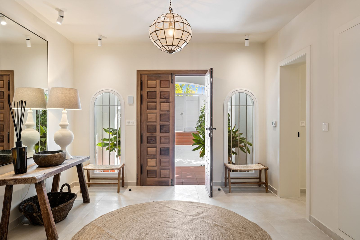 Se vende Villa - Chalet de 3 dormitorios en Costa Del Sol, Málaga, España