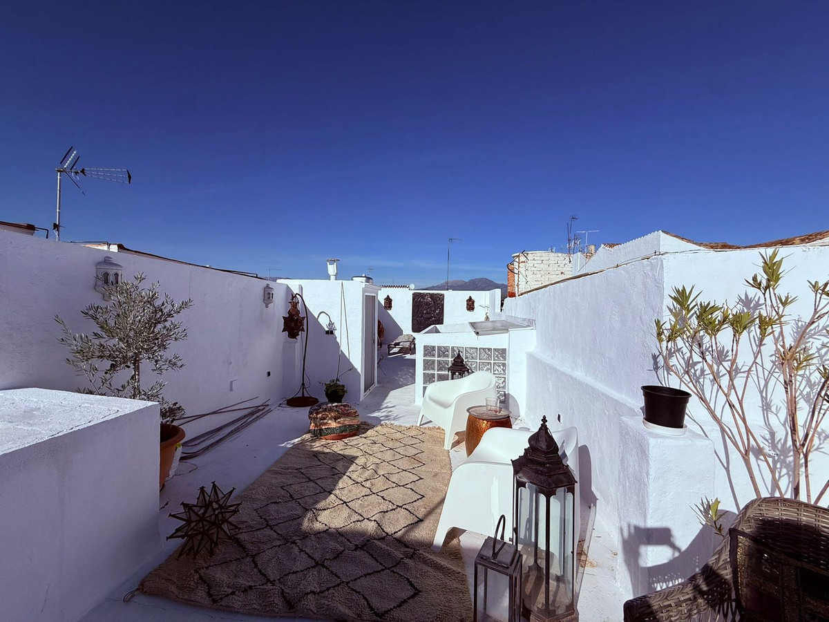 3 Bed Townhouse for sale in Coín Costa Del Sol, Málaga, Spain