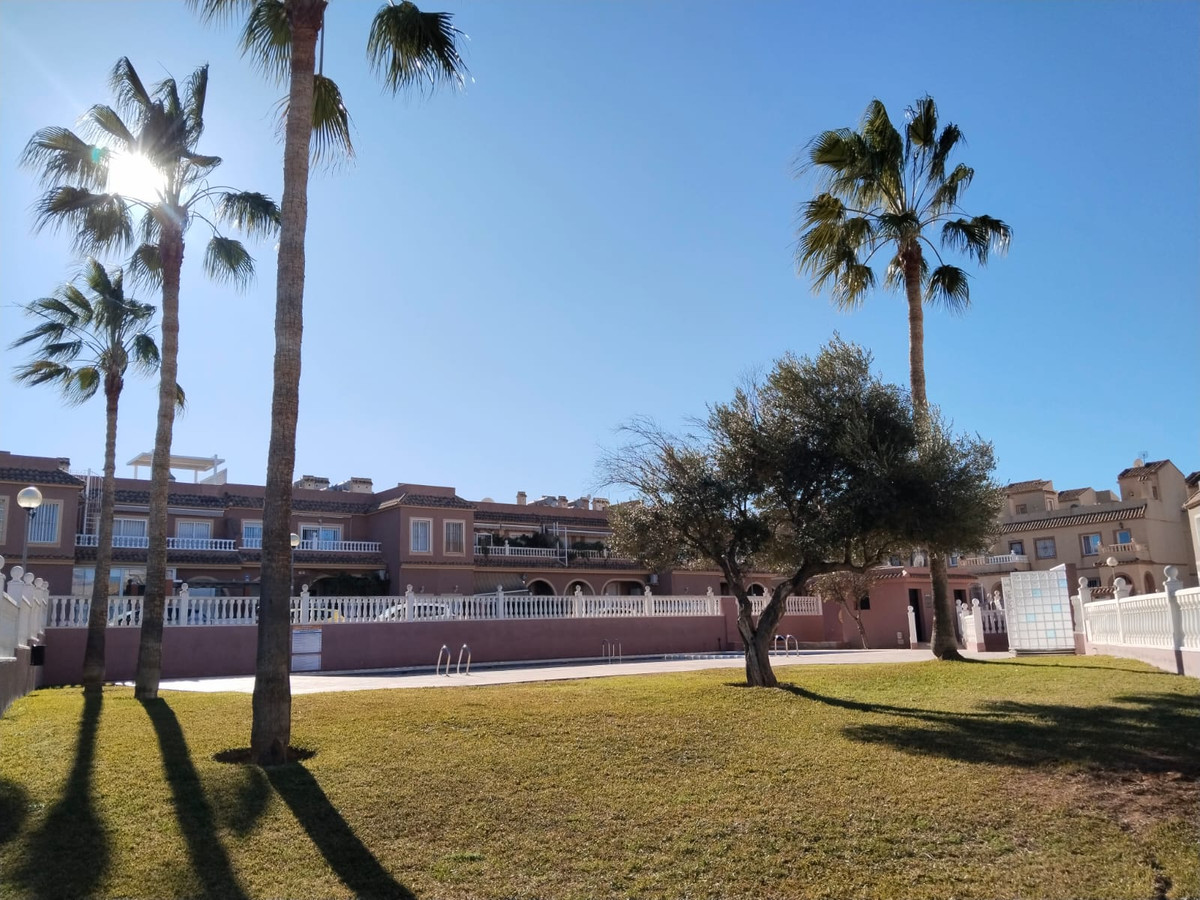 Se vende Pareada de 2 dormitorios en Costa Blanca, Alicante, España