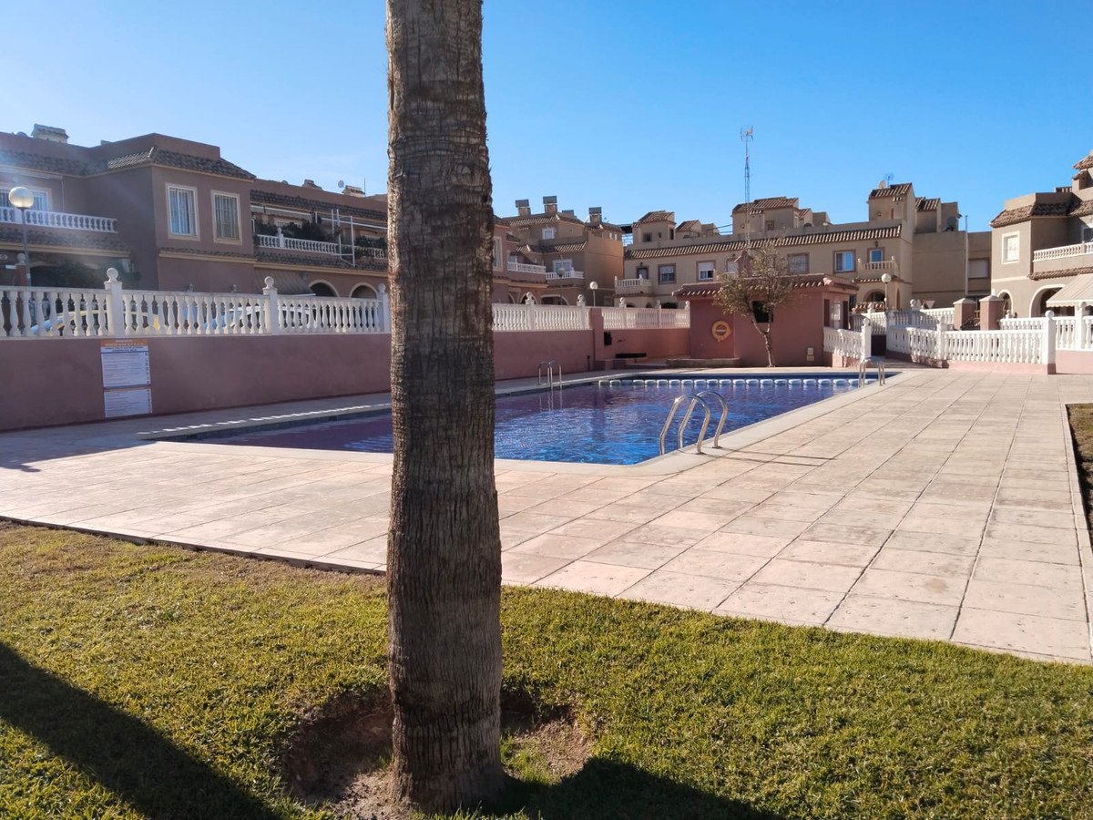 Se vende Pareada de 2 dormitorios en Costa Blanca, Alicante, España