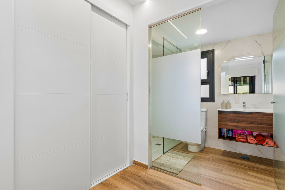 2 Bed Apartment for sale in Villamartin Costa Blanca, Alicante, Spain