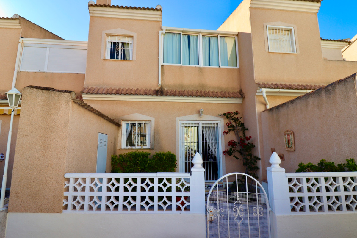 Se vende Adosada de 3 dormitorios en Costa Blanca, Alicante, España