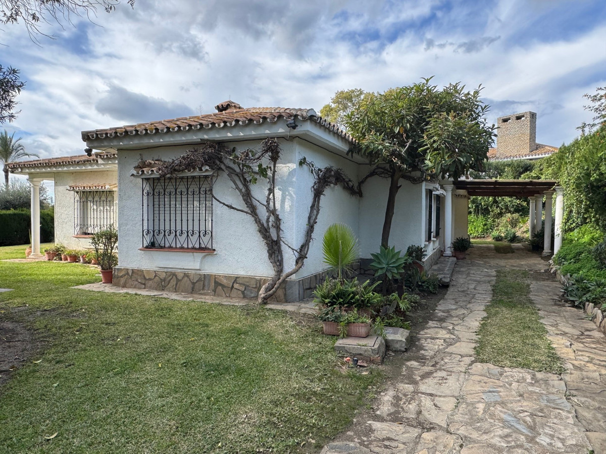3 Bed Townhouse for sale in Estepona Costa Del Sol, Málaga, Spain