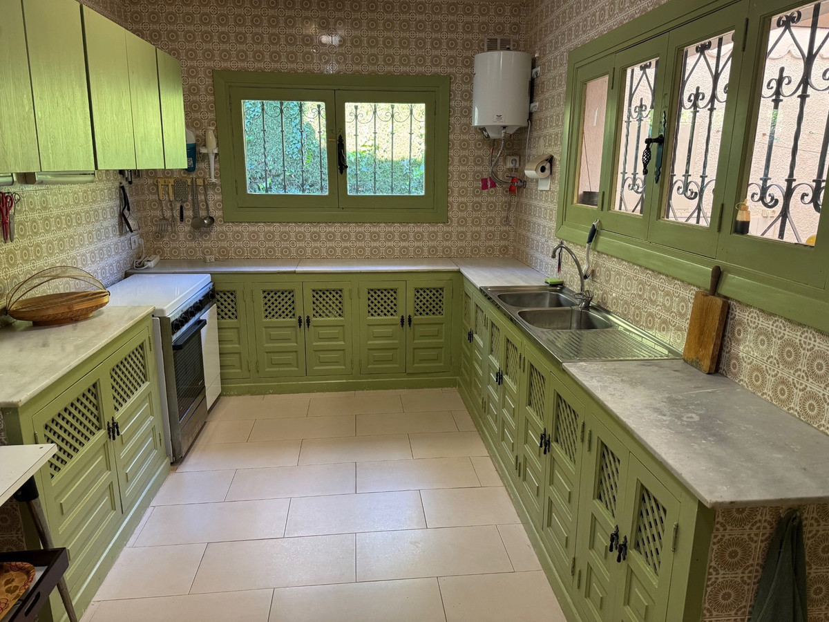 3 Bed Townhouse for sale in Estepona Costa Del Sol, Málaga, Spain