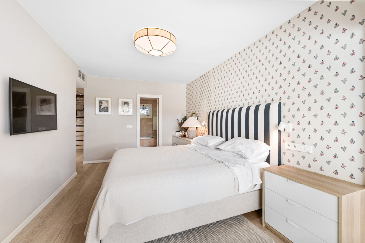 Se vende Apartamento Planta Media de 2 dormitorios en Costa Del Sol, Málaga, España