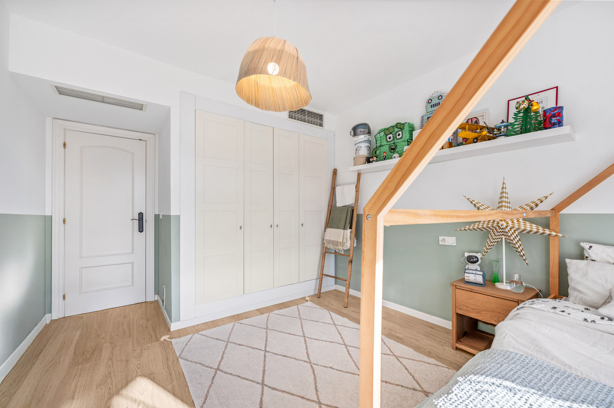 Se vende Apartamento Planta Media de 2 dormitorios en Costa Del Sol, Málaga, España