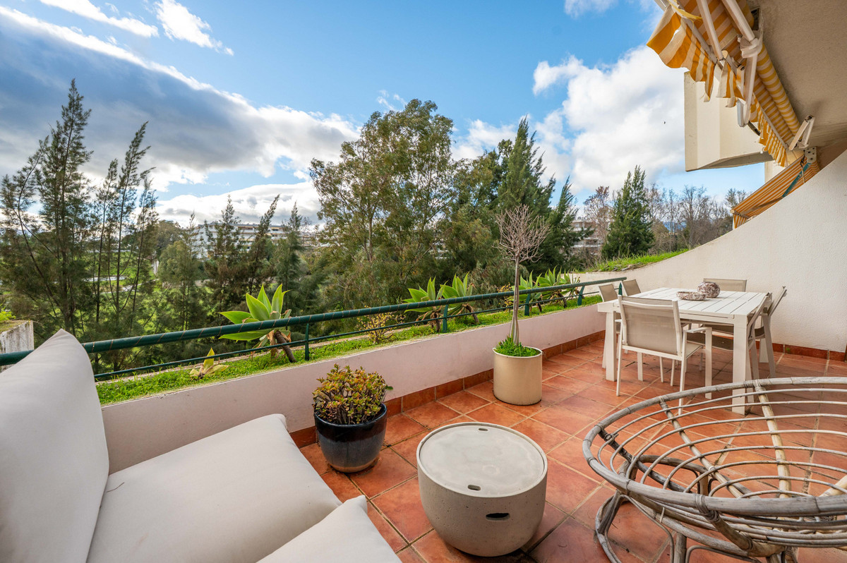 Se vende Apartamento Planta Media de 2 dormitorios en Costa Del Sol, Málaga, España