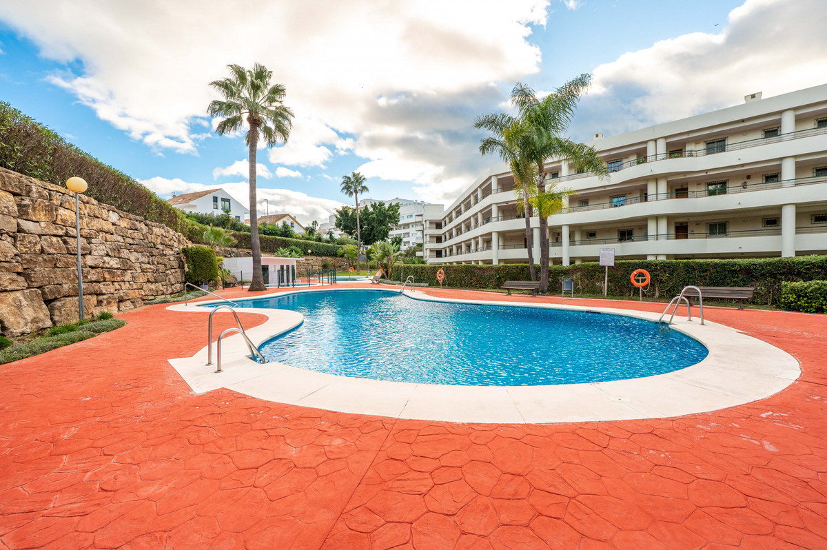 Se vende Apartamento Planta Media de 2 dormitorios en Costa Del Sol, Málaga, España