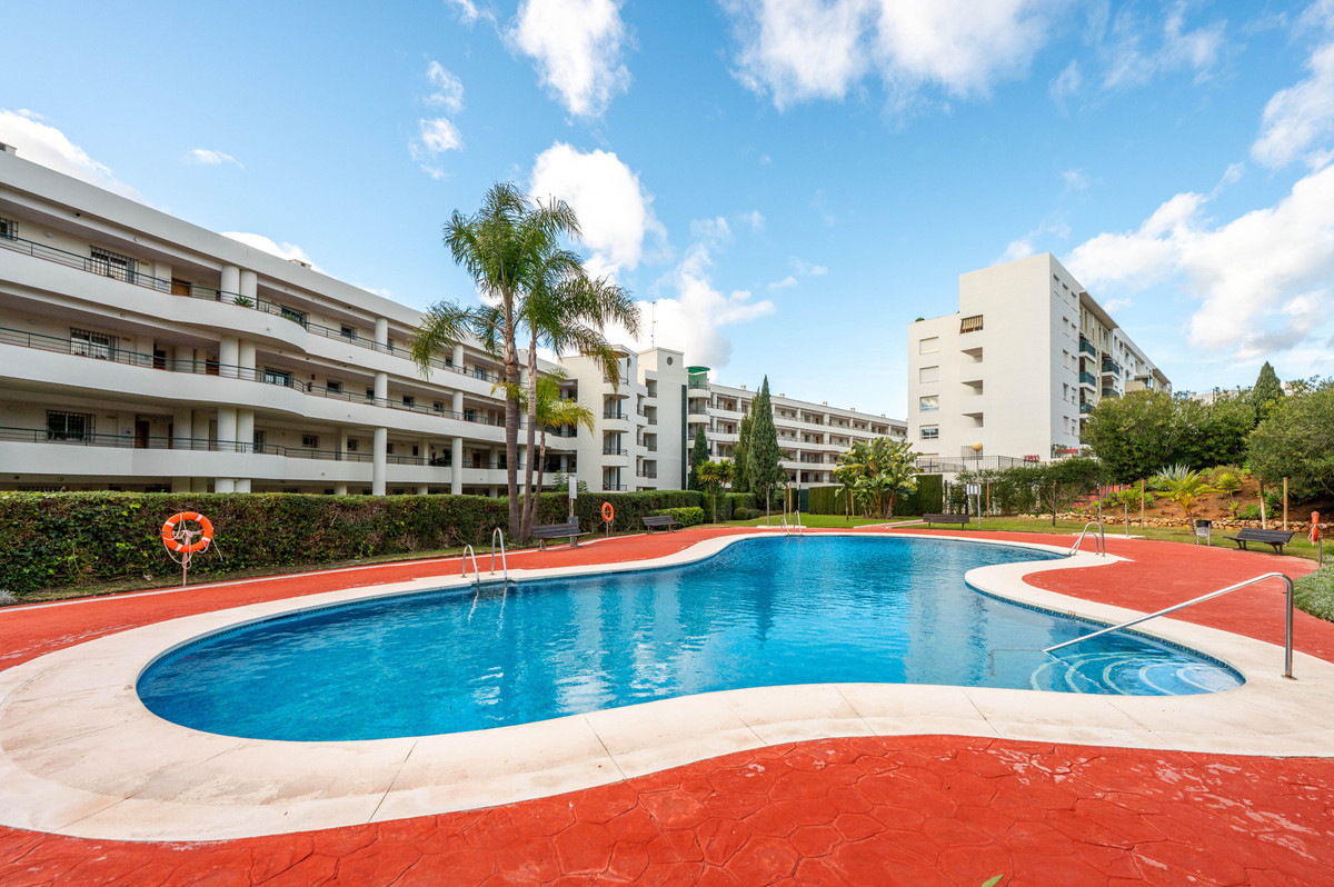 Se vende Apartamento Planta Media de 2 dormitorios en Costa Del Sol, Málaga, España
