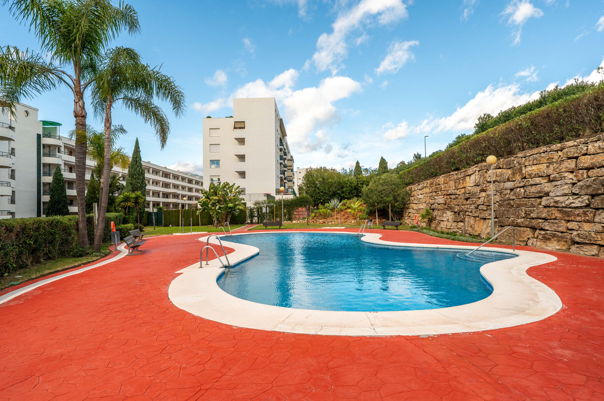 Se vende Apartamento Planta Media de 2 dormitorios en Costa Del Sol, Málaga, España