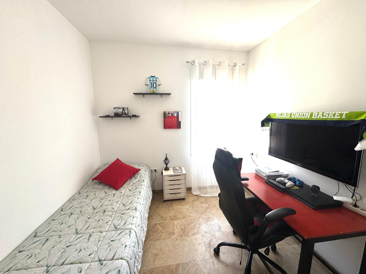 Se vende Apartamento Planta Media de 3 dormitorios en Costa Del Sol, Málaga, España