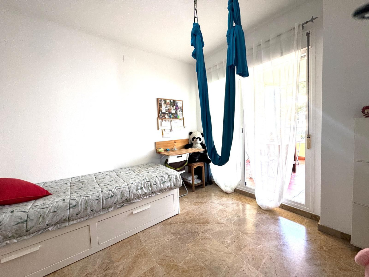 Se vende Apartamento Planta Media de 3 dormitorios en Costa Del Sol, Málaga, España