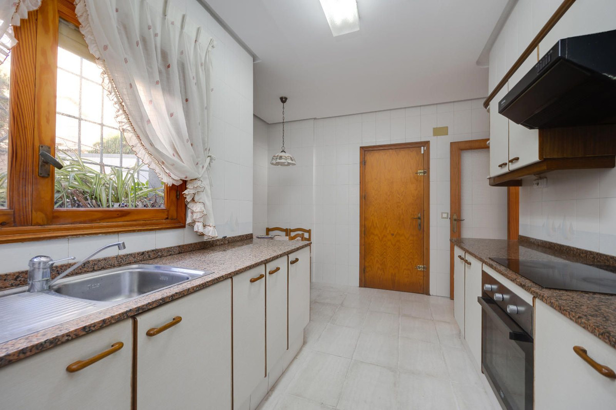 4 Bed Townhouse for sale in Santa Pola Costa Blanca, Alicante, Spain