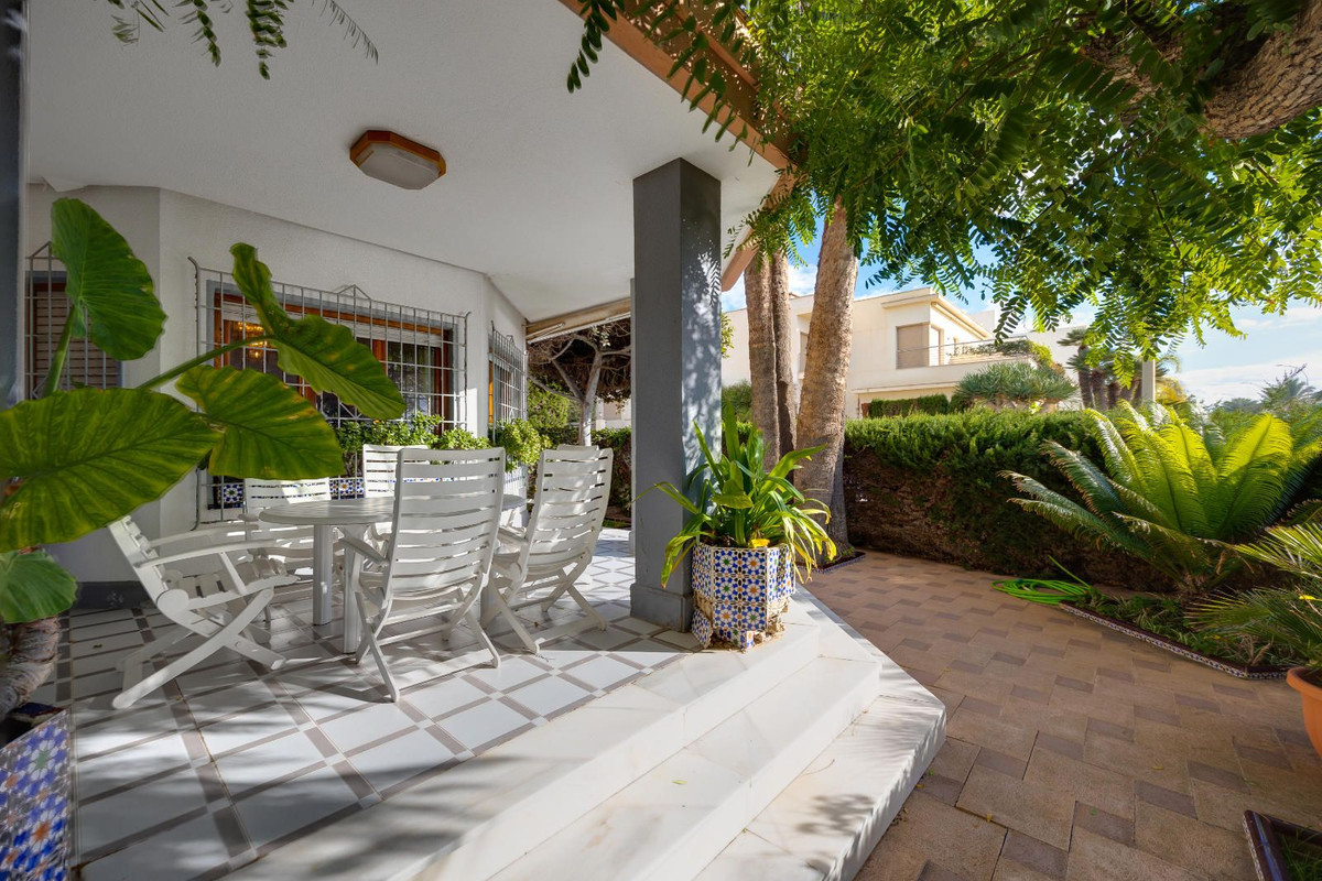 4 Bed Townhouse for sale in Santa Pola Costa Blanca, Alicante, Spain