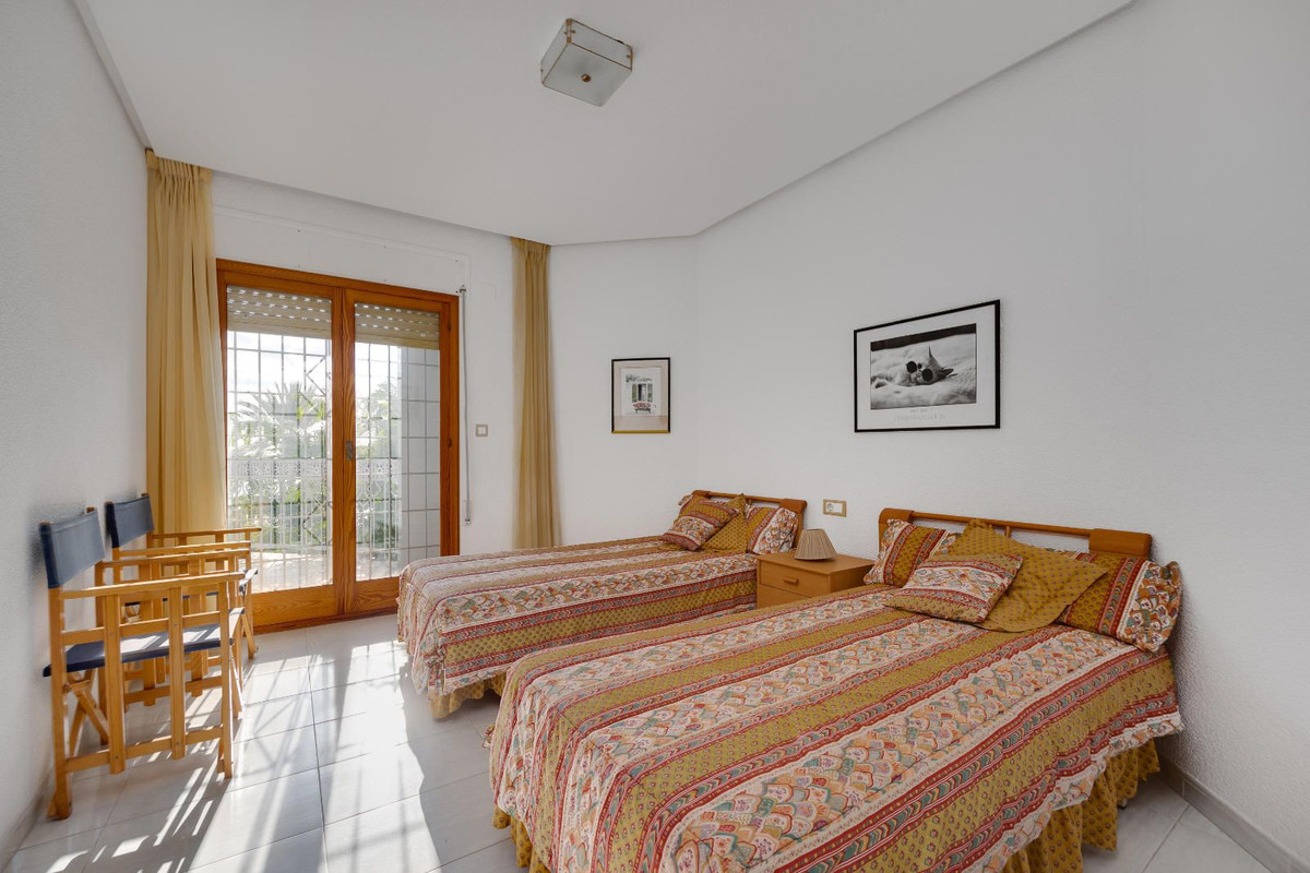 4 Bed Townhouse for sale in Santa Pola Costa Blanca, Alicante, Spain