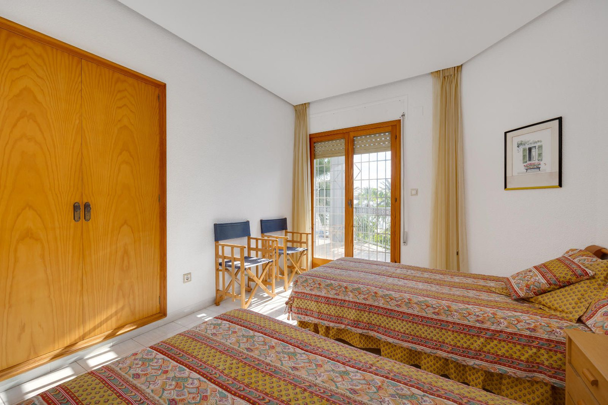 4 Bed Townhouse for sale in Santa Pola Costa Blanca, Alicante, Spain