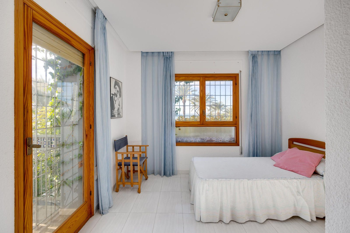 4 Bed Townhouse for sale in Santa Pola Costa Blanca, Alicante, Spain