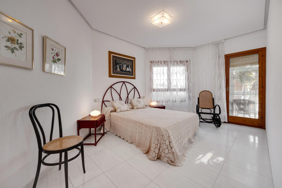 4 Bed Townhouse for sale in Santa Pola Costa Blanca, Alicante, Spain
