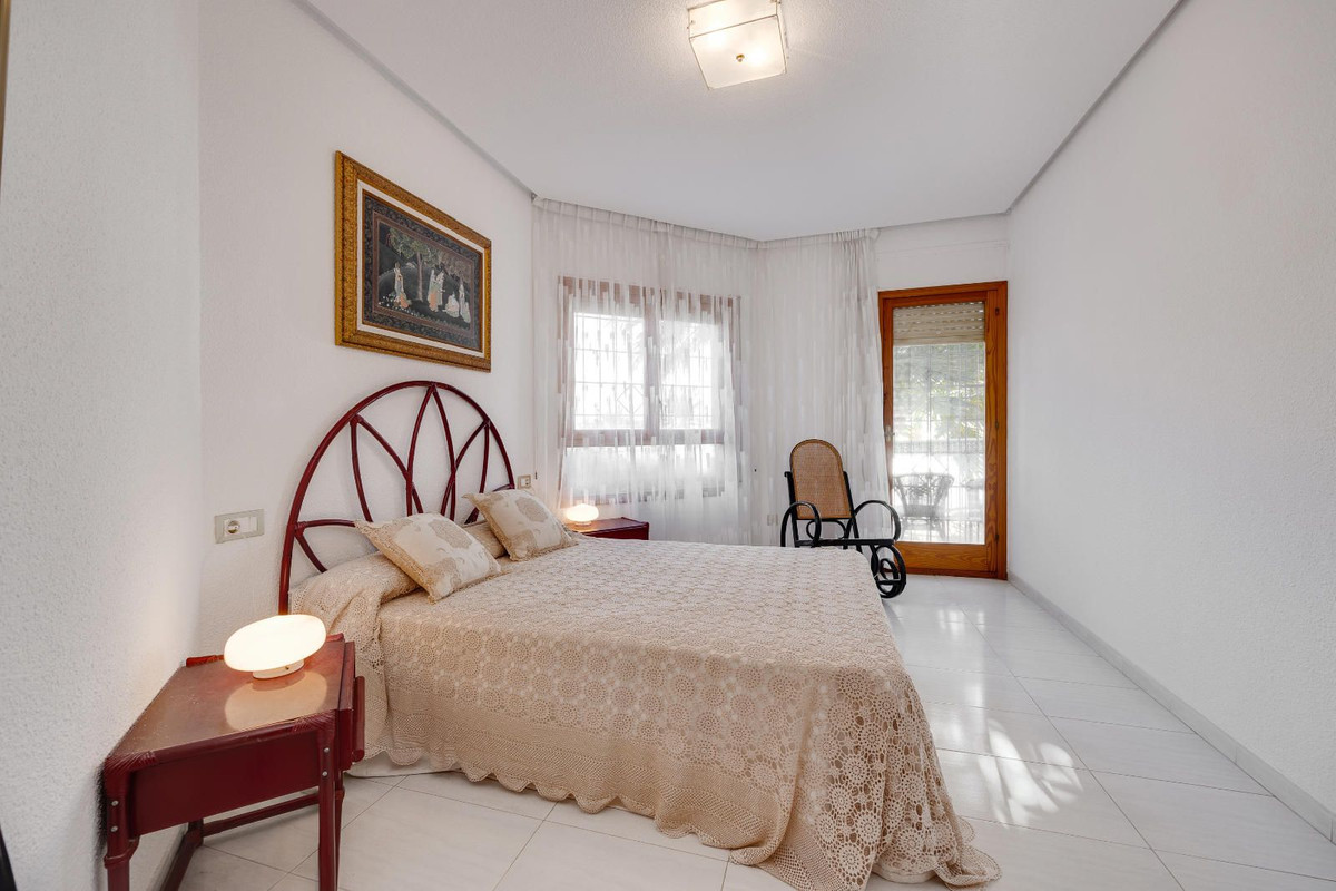 4 Bed Townhouse for sale in Santa Pola Costa Blanca, Alicante, Spain