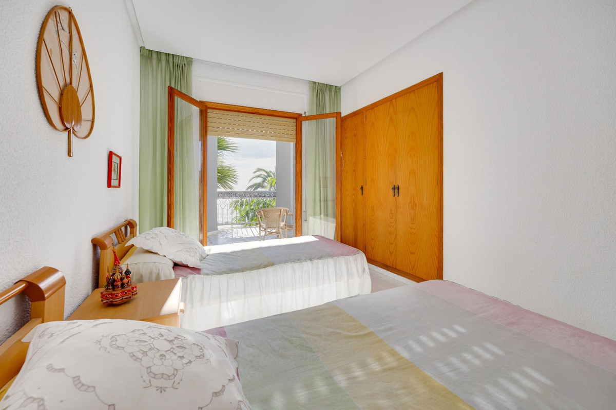 4 Bed Townhouse for sale in Santa Pola Costa Blanca, Alicante, Spain