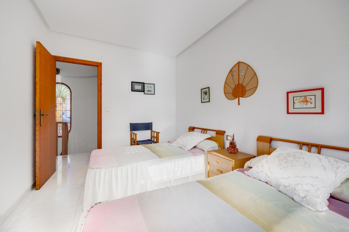 4 Bed Townhouse for sale in Santa Pola Costa Blanca, Alicante, Spain