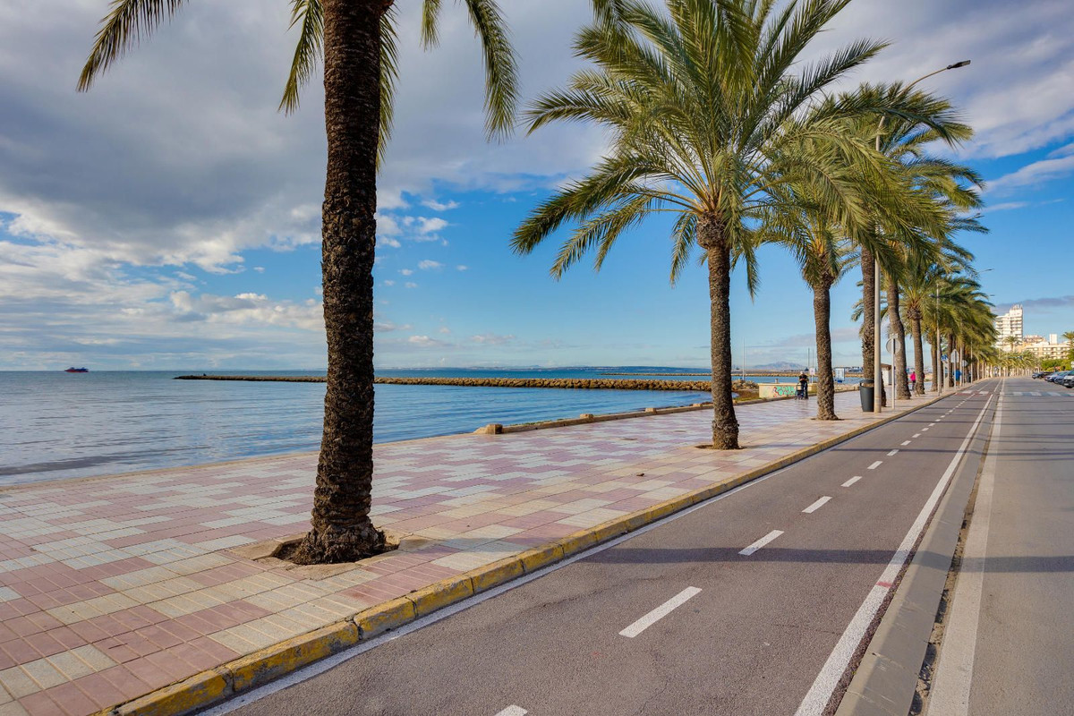 4 Bed Townhouse for sale in Santa Pola Costa Blanca, Alicante, Spain