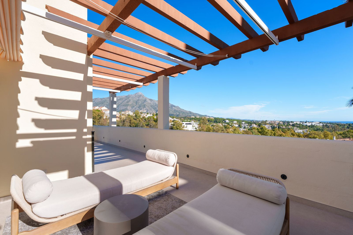 3 Bed Apartment for sale in Nueva Andalucía Costa Del Sol, Málaga, Spain