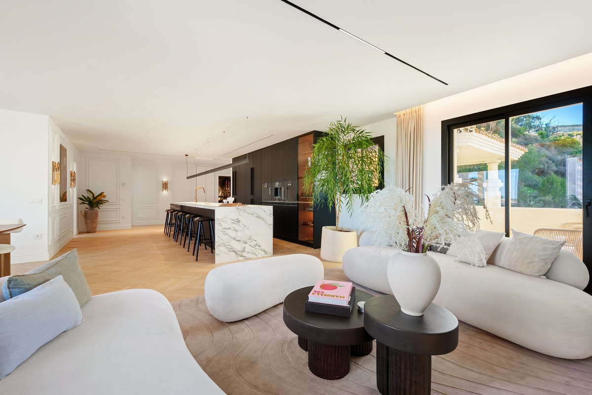 3 Bed Apartment for sale in Nueva Andalucía Costa Del Sol, Málaga, Spain