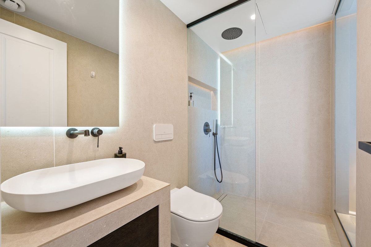 3 Bed Apartment for sale in Nueva Andalucía Costa Del Sol, Málaga, Spain