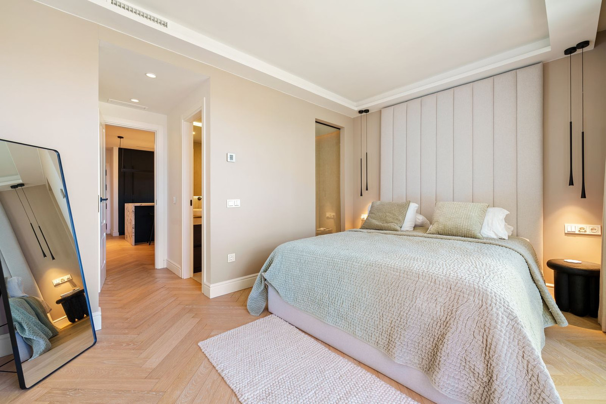 3 Bed Apartment for sale in Nueva Andalucía Costa Del Sol, Málaga, Spain