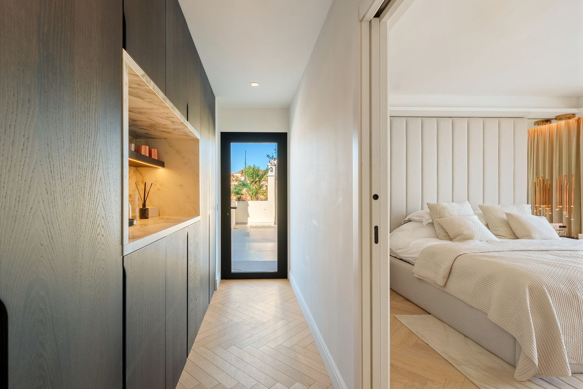 3 Bed Apartment for sale in Nueva Andalucía Costa Del Sol, Málaga, Spain