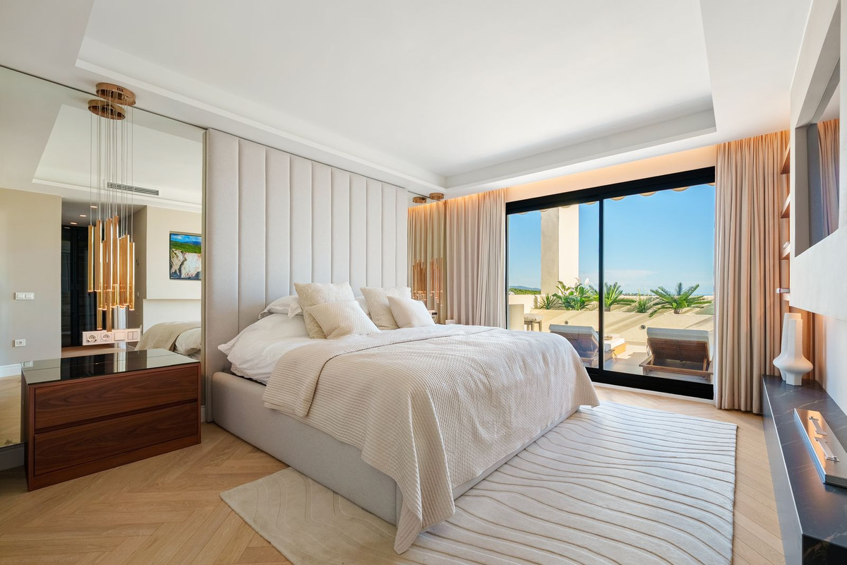 3 Bed Apartment for sale in Nueva Andalucía Costa Del Sol, Málaga, Spain