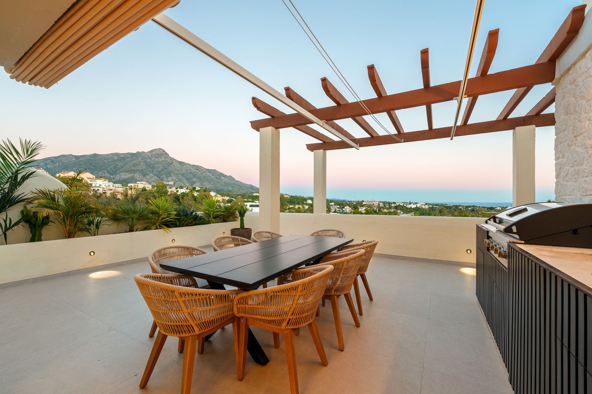 3 Bed Apartment for sale in Nueva Andalucía Costa Del Sol, Málaga, Spain