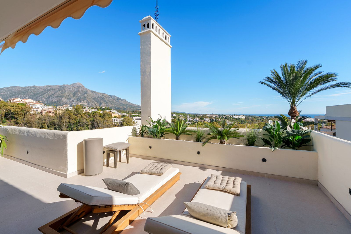3 Bed Apartment for sale in Nueva Andalucía Costa Del Sol, Málaga, Spain