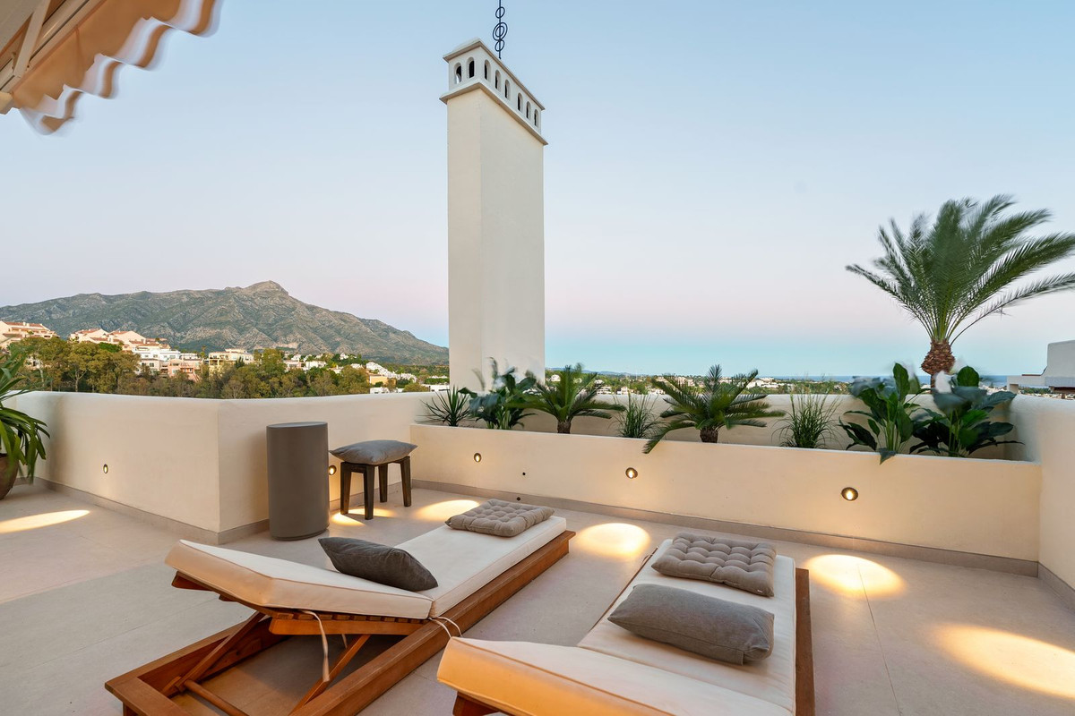 3 Bed Apartment for sale in Nueva Andalucía Costa Del Sol, Málaga, Spain