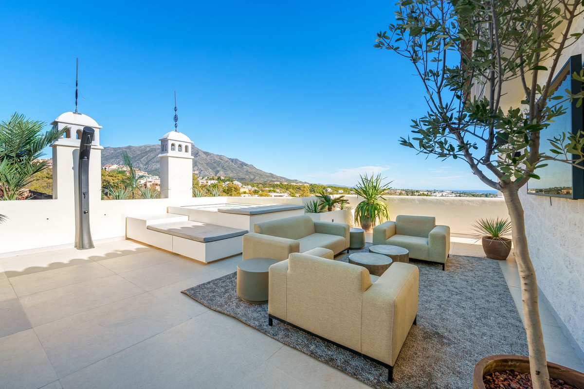 3 Bed Apartment for sale in Nueva Andalucía Costa Del Sol, Málaga, Spain